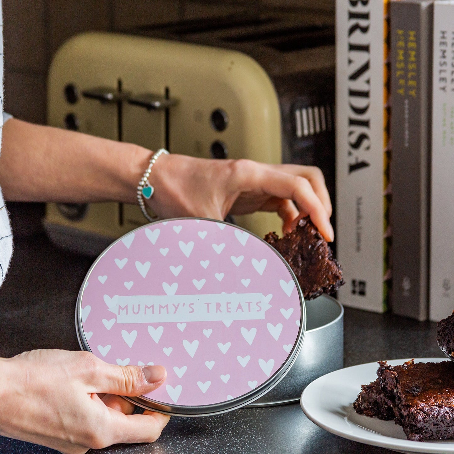 Personalised Baking Tin, Mum Baking Gift, Personalised Mother’s Day Gift, Cake Tin, Baking Gift, Mum Nan Gift